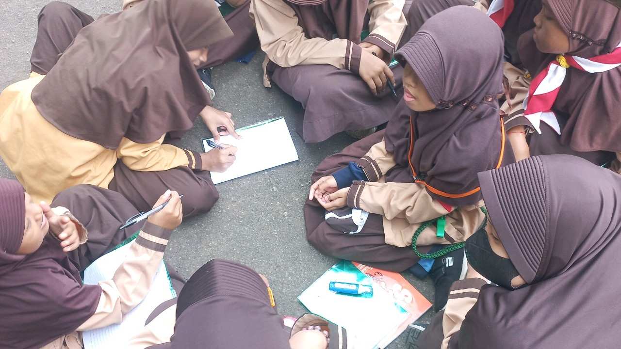 Foto ekskul Pramuka siaga dan penggalang